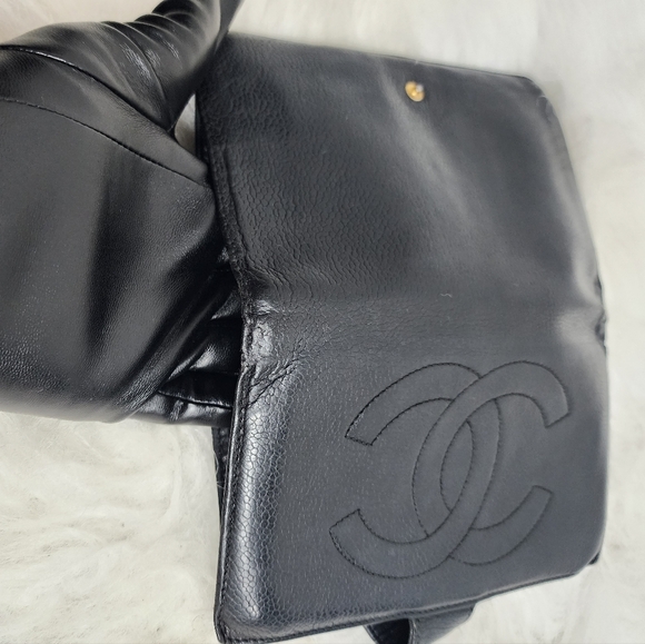 ๐ฏ % Authentic Vintage Chanel black Caviar Leather Wallet - Picture 11 of 17